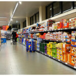 Konkurence zabrala: supermarkety v Německu zlevňují všechno, ale v Česku