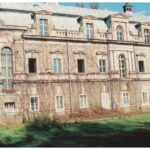 Ruský muž prodává český hrad. Jeho chování k sousedům se